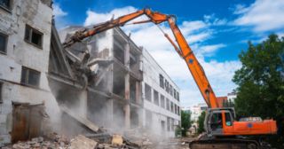 Промышленный демонтаж зданий Торжок, цена от 2988 руб.